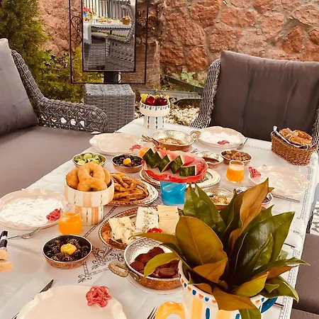 Cunda Tasci Ayvalı